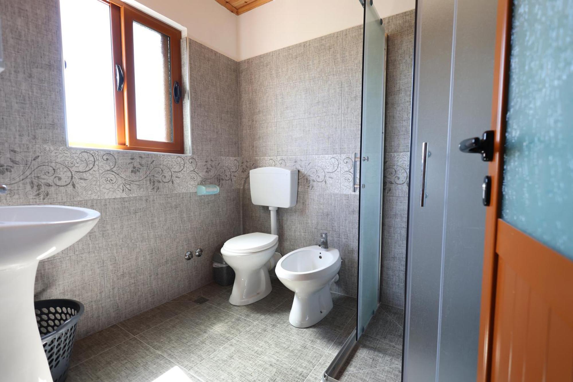 베라트 Samuela Cozy Retreat 빌라 외부 사진