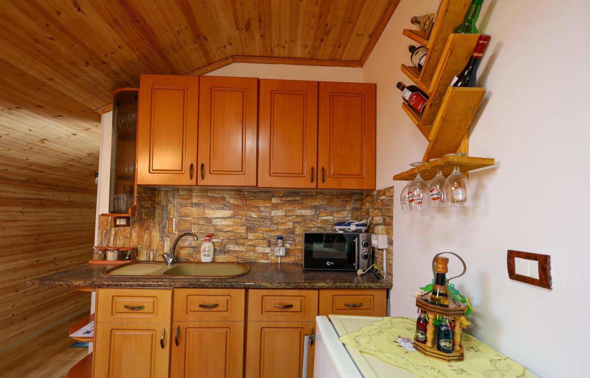 베라트 Samuela Cozy Retreat 빌라 외부 사진