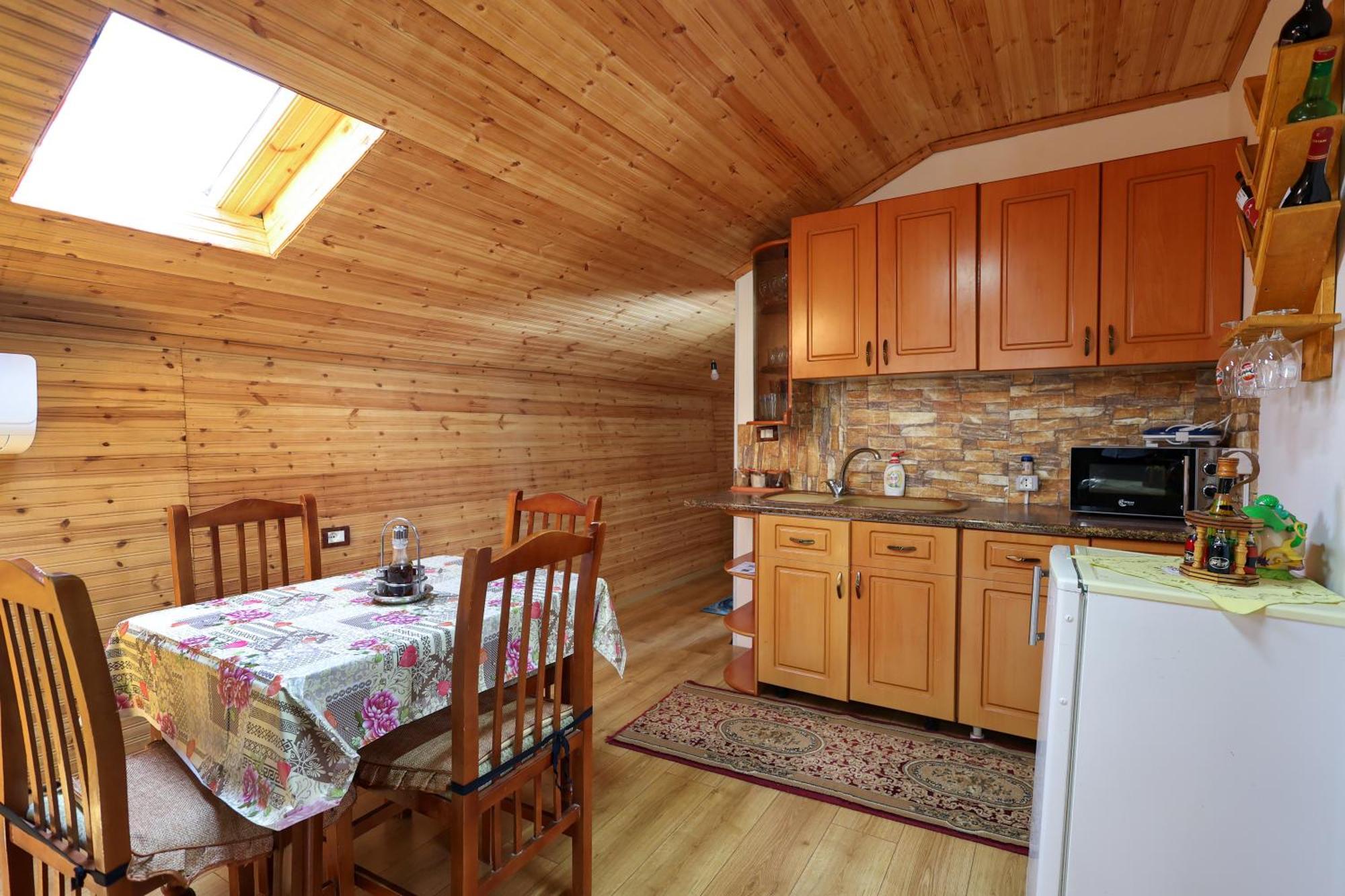 베라트 Samuela Cozy Retreat 빌라 외부 사진