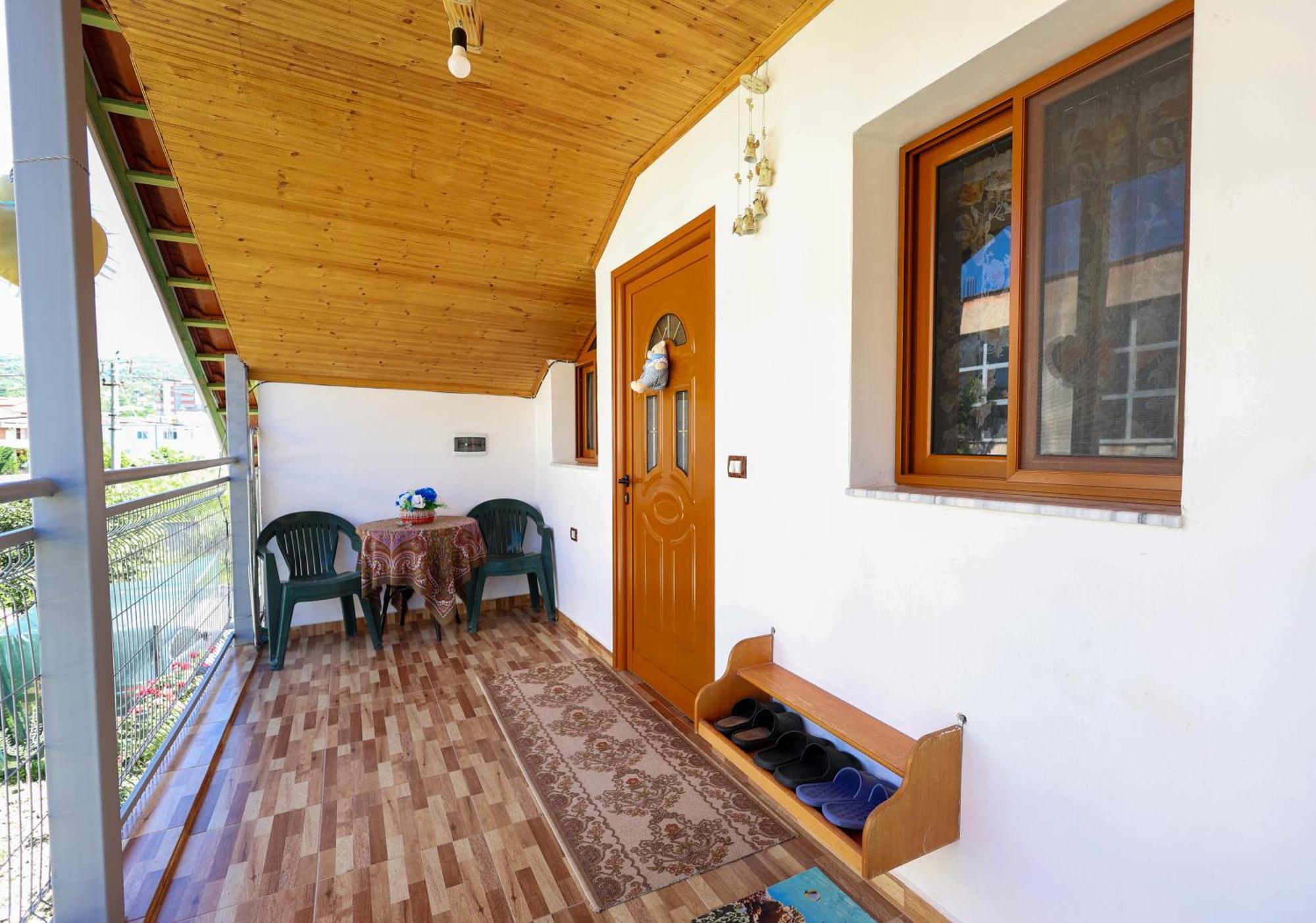 베라트 Samuela Cozy Retreat 빌라 외부 사진