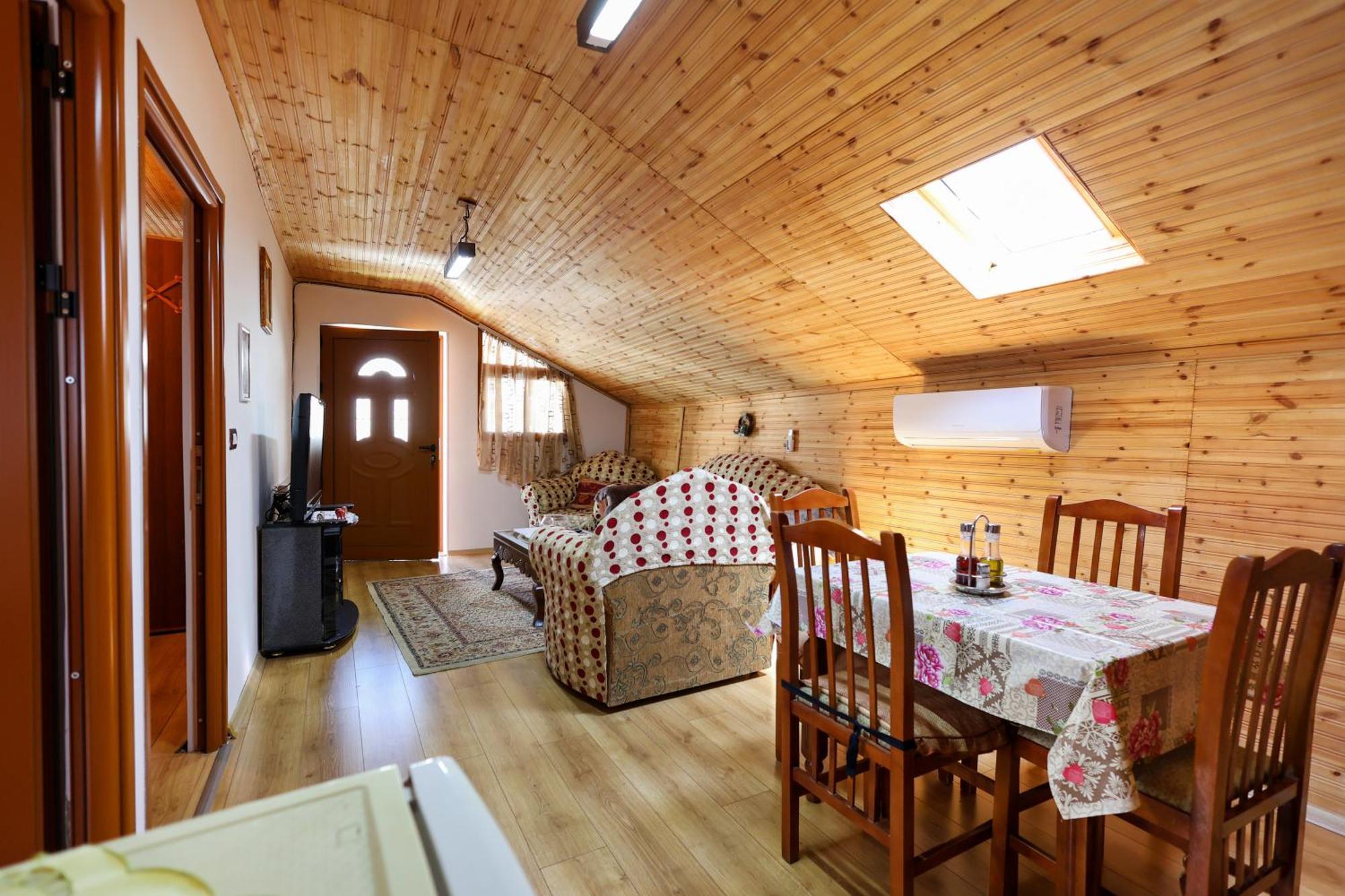 베라트 Samuela Cozy Retreat 빌라 외부 사진