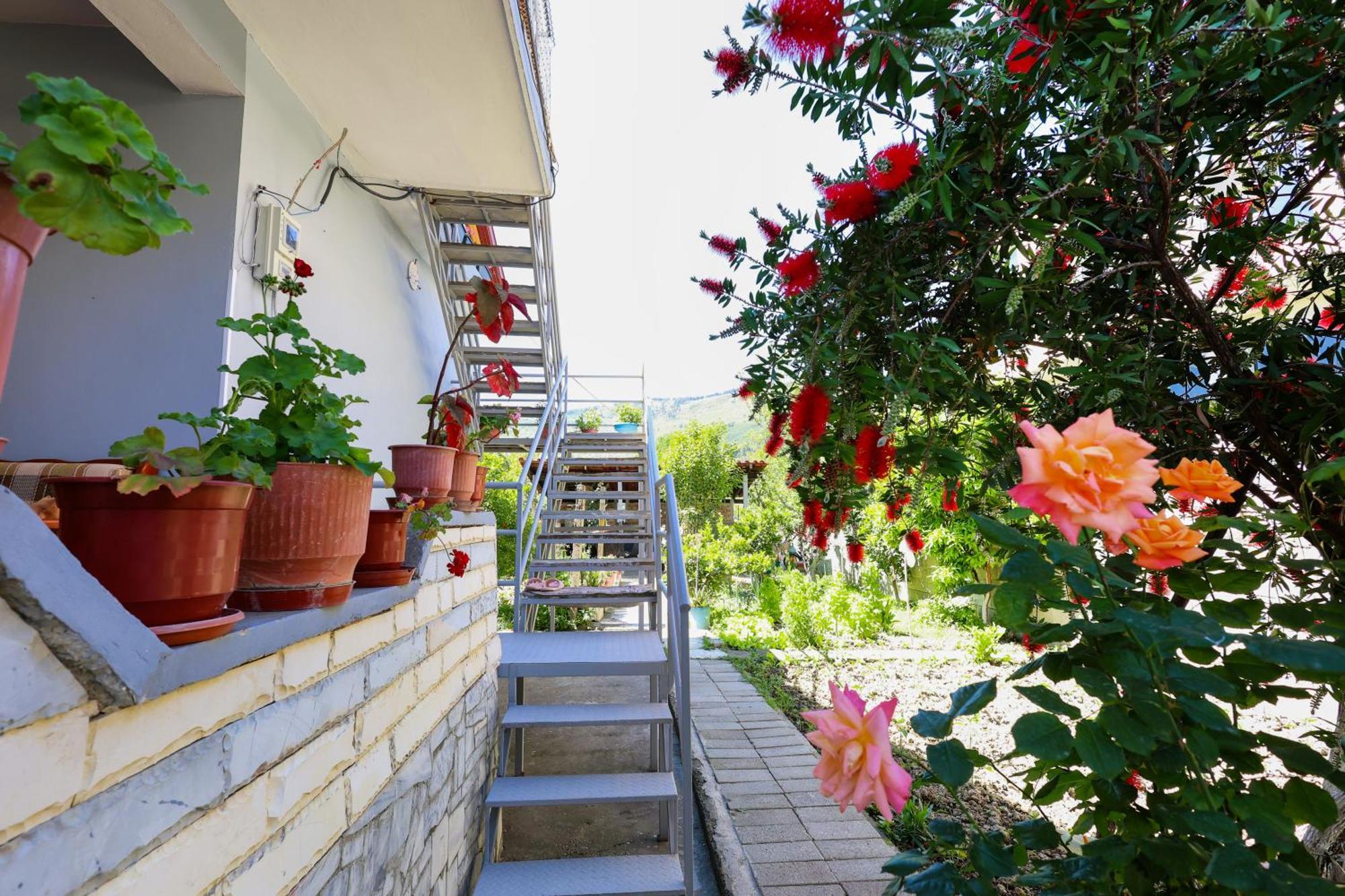 베라트 Samuela Cozy Retreat 빌라 외부 사진