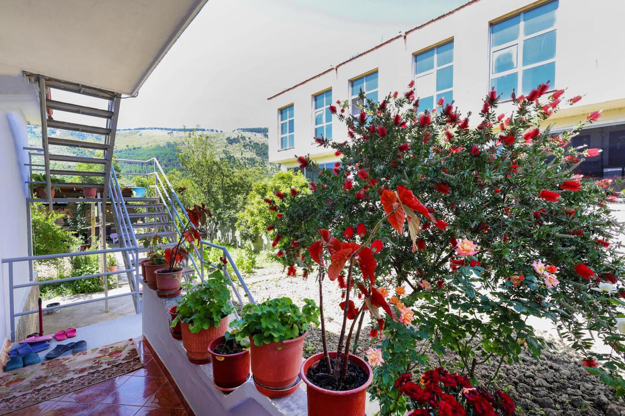 베라트 Samuela Cozy Retreat 빌라 외부 사진